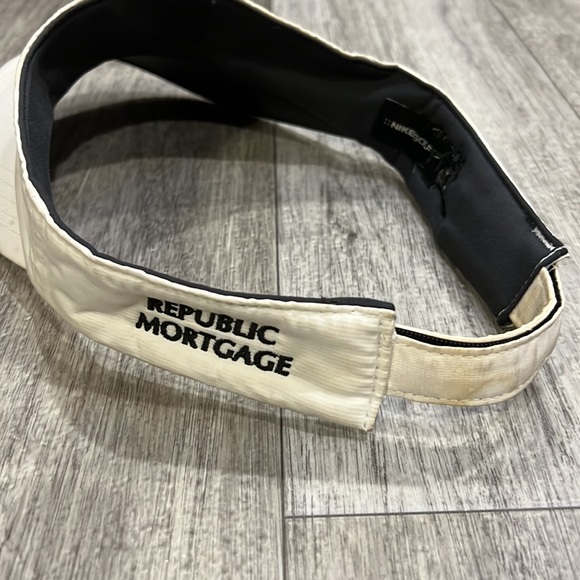 Nike golf visor with real estate mortgage logo one size fits all - Picture 4 of 7
